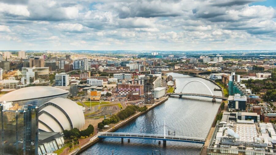 Best of Glasgow: Private Walking Tour with a Local - A Resident Guide Like Humrahe Keeps The Day Personal